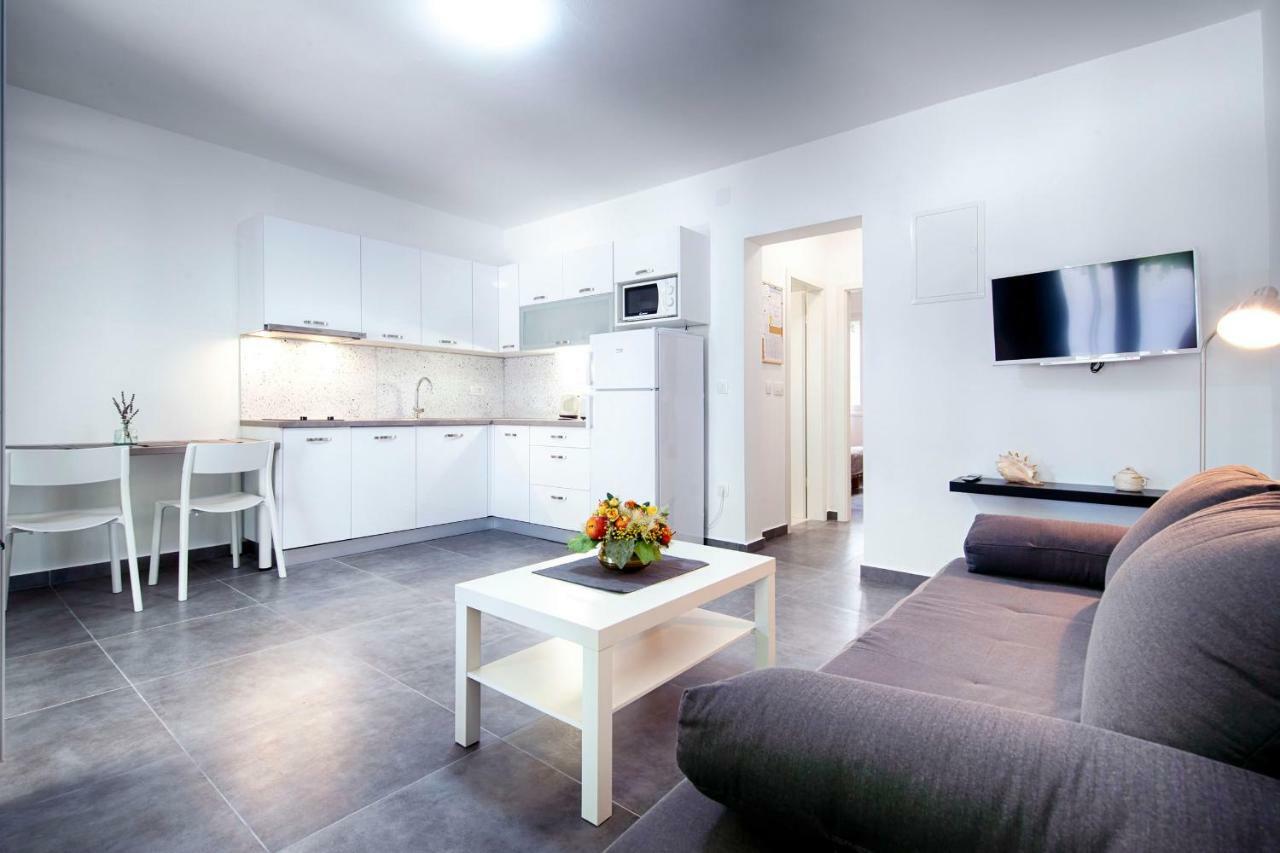 Apartmani Dule Komiža Exterior foto